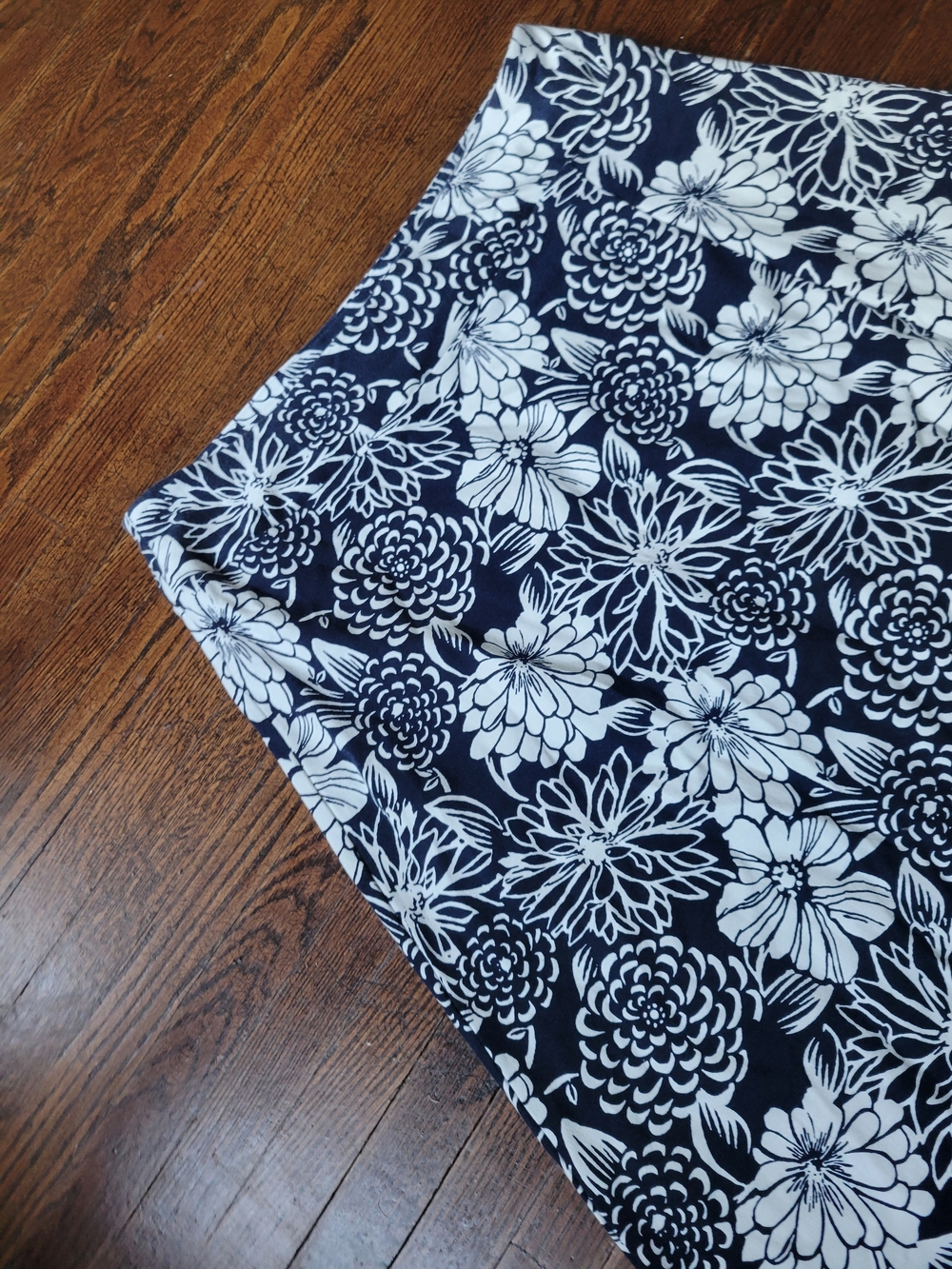 Talbots Women's Navy White Floral Maxi Skirt Slit Style Sz M Casual Church Wear - Picture 7 of 17